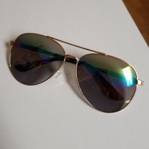 Cute Gold-rimmed Sunglasses